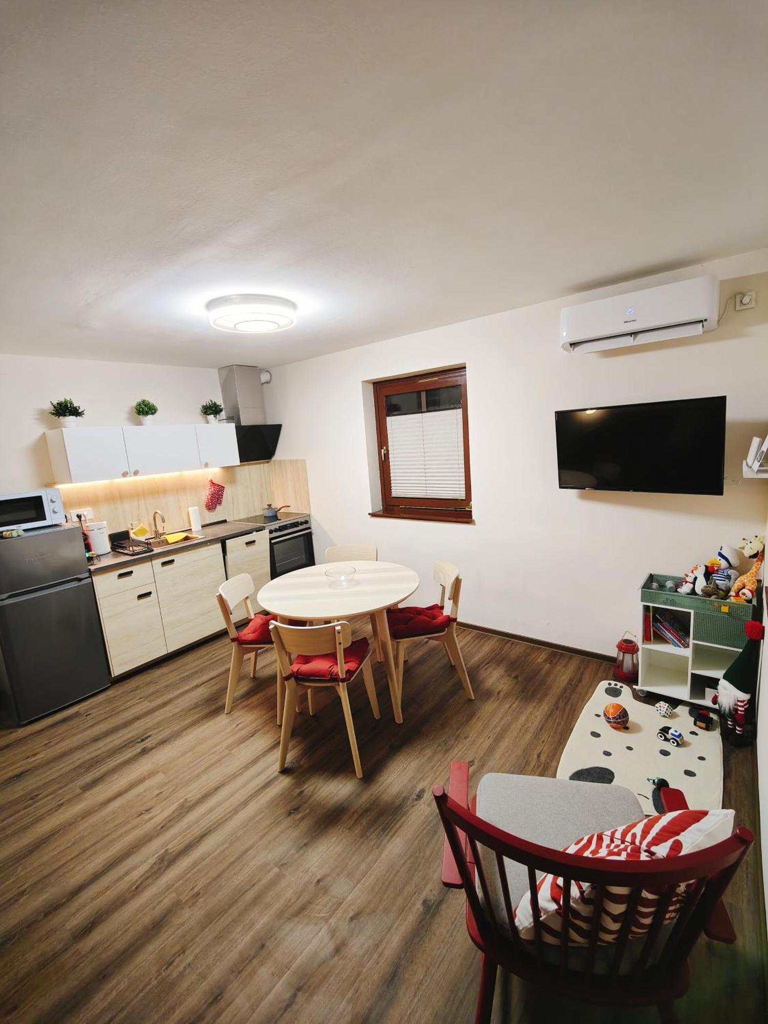 See You House, Terme Catez 153 ชาเตช อ็อบ ซาวี ภายนอก รูปภาพ